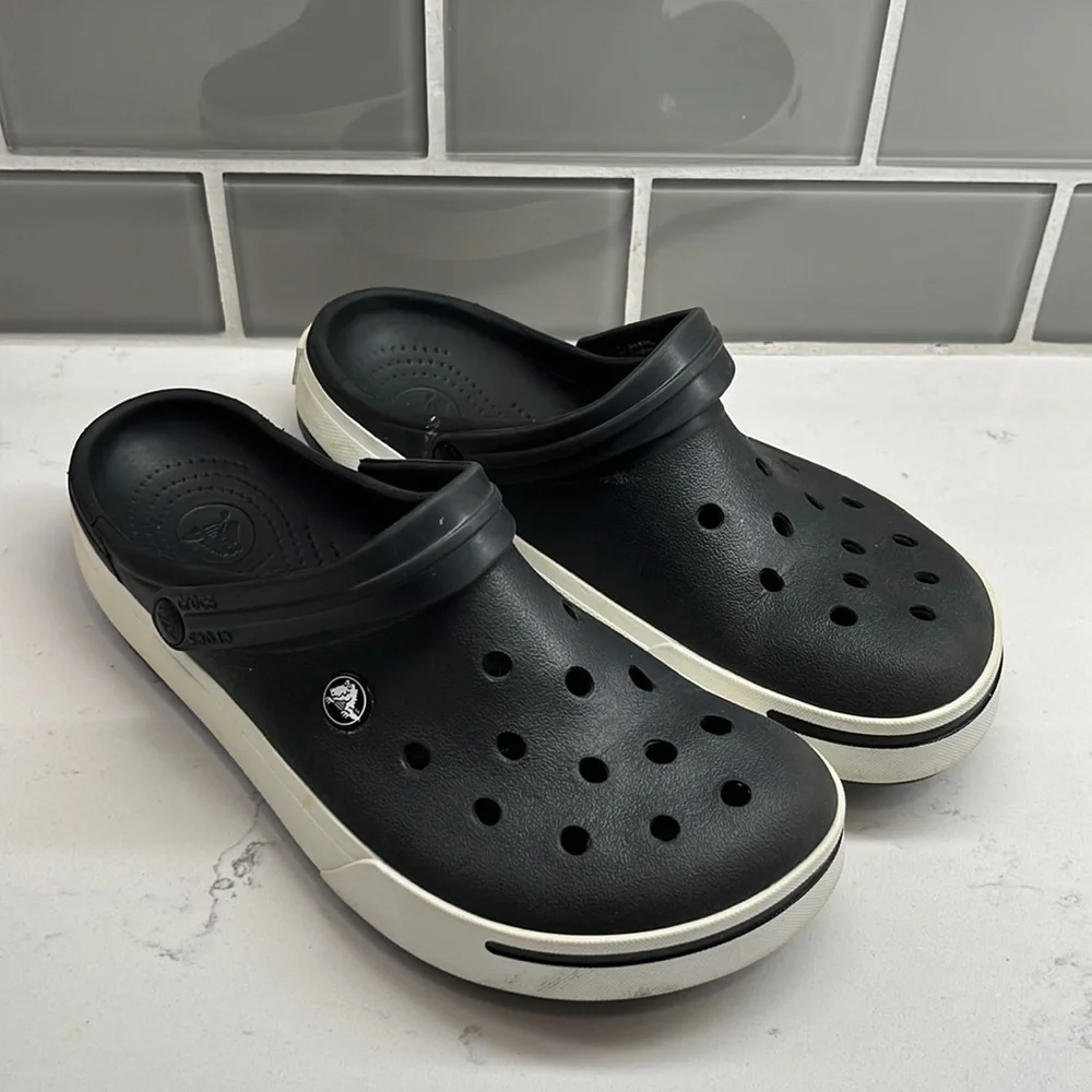 CROCBAND CLOG Size: 9 Color: Black Excellent Condition